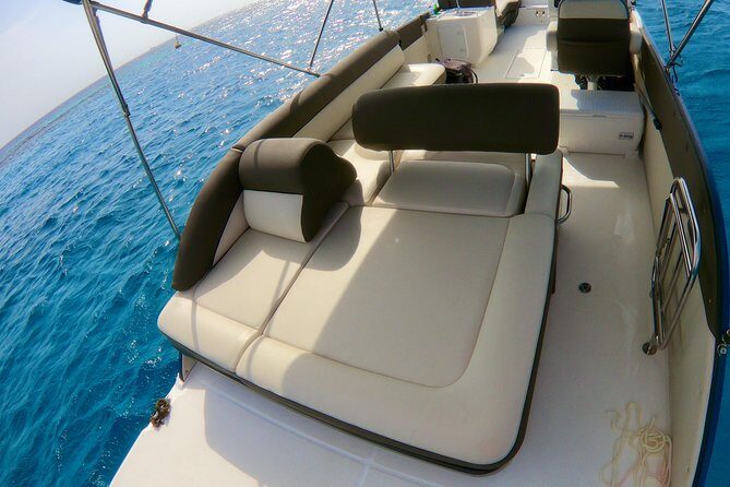 Aruba Element Private Boat Charter (L-Lounge) - Renaissance Island and De Palm Island: why “cruise stops” matter
