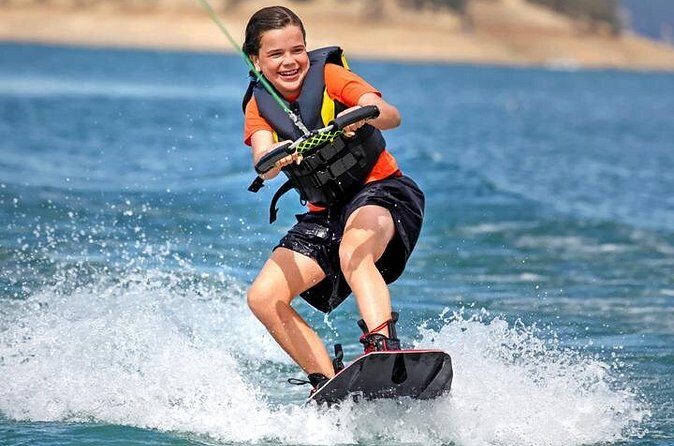 Aruba Water Skiing or Wakeboarding - Choosing waterskiing vs wakeboarding vs kneeboarding