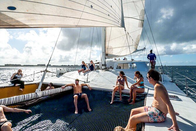 Arusun Catamaran Sail with Snorkeling in Aruba - Crew energy and safety: the two-person team effect