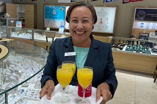 Diamond Shopping Experience with Champagne - Kay’s Fine Jewelry in Oranjestad: A Real Store With a Family Mission