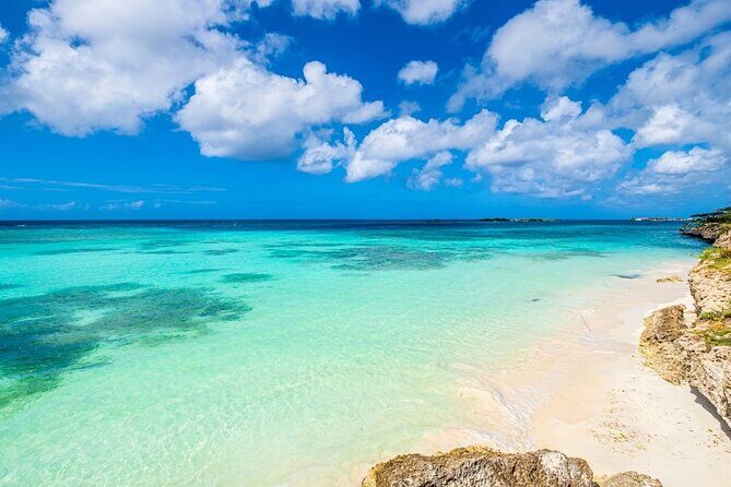 Jeep Wrangler 4 Door HardTop Rental in Aruba - Arikok National Park, Natural Pool, Natural Bridge: what to aim for