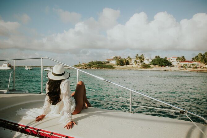 Luxury Champagne and Lobster Sail to Boca Catalina - Getting started at Lucy’s and the route to the Antilla
