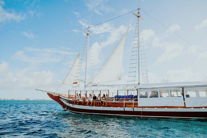 Luxury Four-Course Caribbean Dinner Cruise Experience - Aruba’s Pelican Pier to Monforte III: what the evening is really like