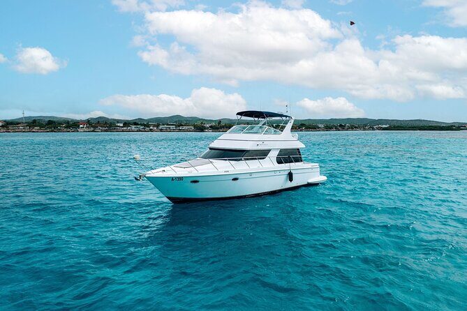Luxury Private Yacht Charter Aruba - Eden Luca Yachts - The landing pad moments: sunset pad and floating mat