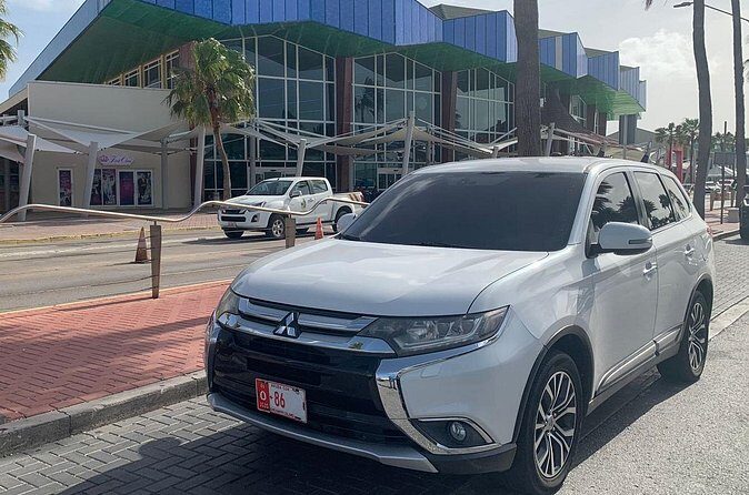 Private Airport Transfers in Aruba - The ride experience: AC comfort plus quick local tips