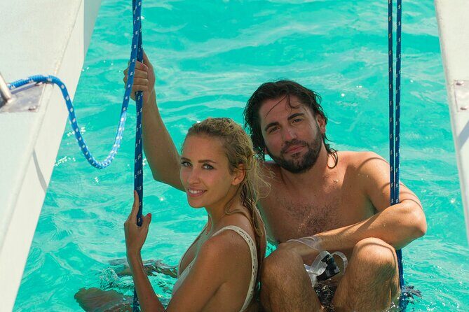 Private Catamaran Adventure Cruise with Rope Swing and Water Slide - A private catamaran in Aruba: the comfort factor you’ll feel fast