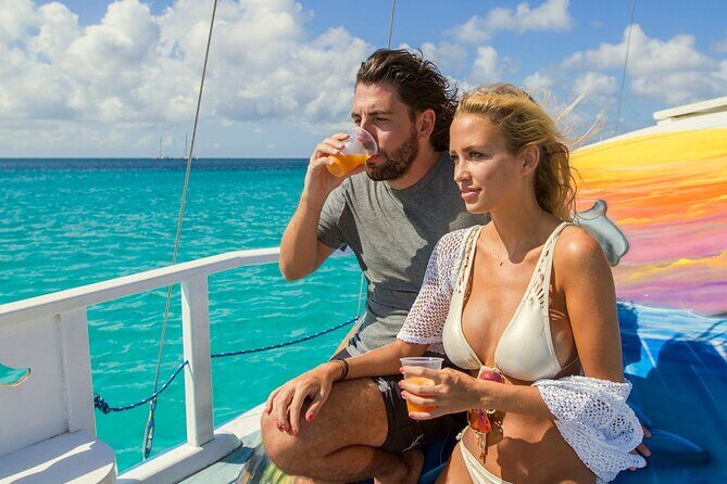 Private Catamaran Adventure Cruise with Rope Swing and Water Slide - Boca Catalina Bay: shallow water that’s built for easy fish spotting