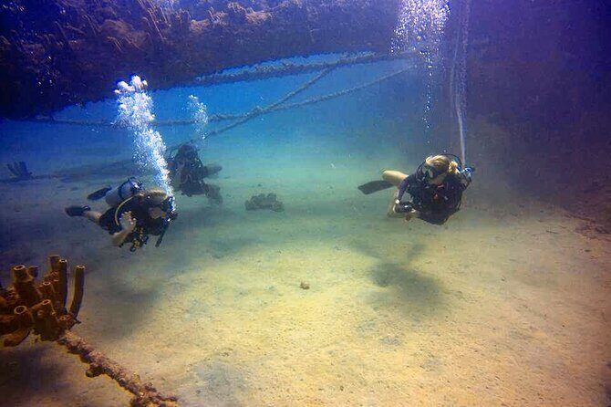 Private First-Time Dive on Aruba’s Reef and Wreck Site - The 20-minute on-land safety talk (and why it sets up everything)