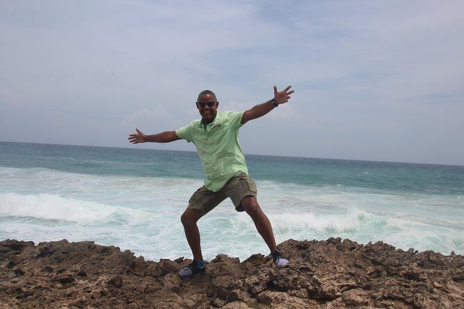 Private German Speaking Jeep Tours - Ayo Rock Formations: walking through Giganite rocks