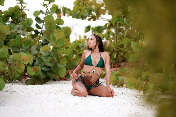 Private Vacation Photoshoot with Photographer in Aruba - Price and value at $126.58 per person