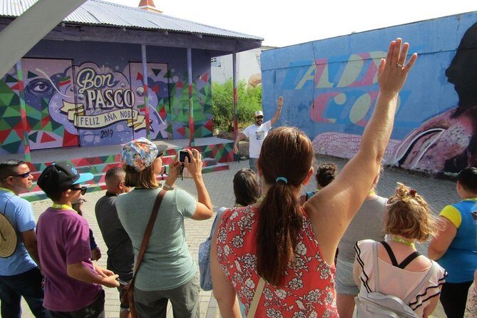 The Whole Story Tour of San Nicolas in Aruba - The street mural loop: how to read a wall in San Nicolas
