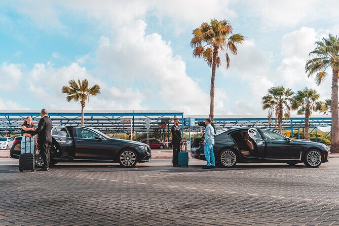 VIP Luxury Sedan Airport Transfer - The Ride Itself: Clean Sedan, Helpful Driver, Real Aruba Knowledge